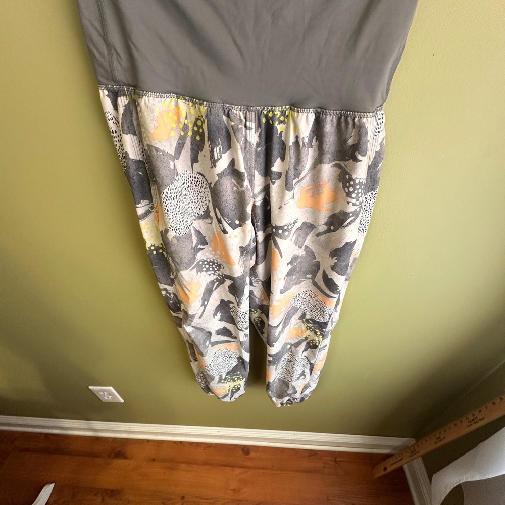 Lululemon Om Pant Abstract Pop Art Print Jogger Pants Grey Orange Yellow‎ Size 6 - Picture 2 of 11